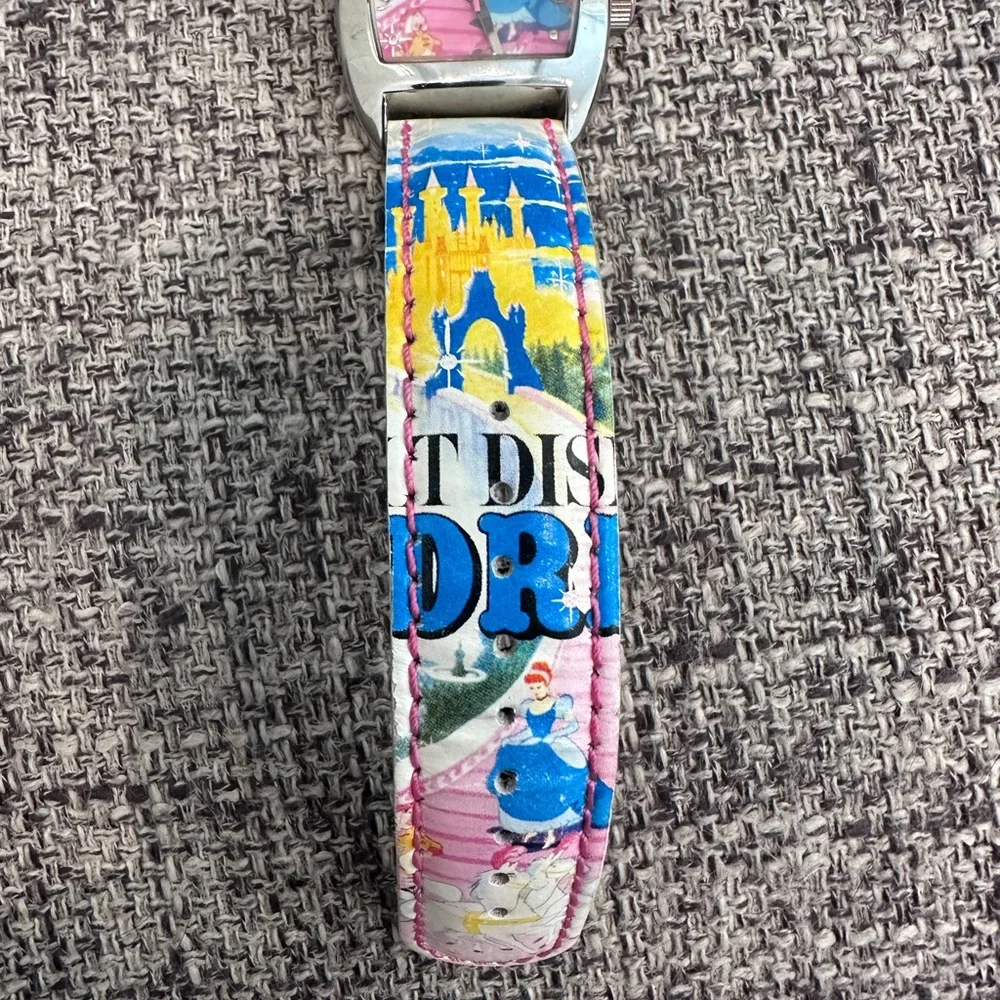Walt Disney Cinderella Watch (Vintage) - Picture 6 of 7